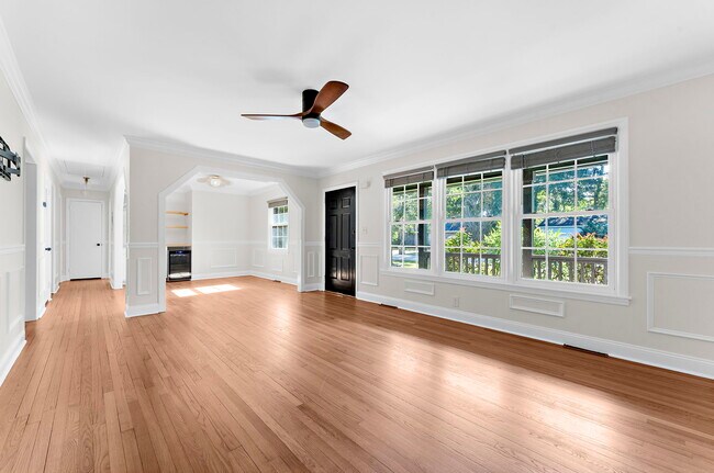 Building Photo - 774 Creekside Dr