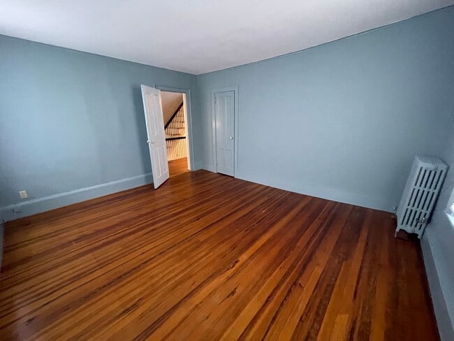 Building Photo - Charming 5-Bedroom 3.5 bath Home for Rent ...