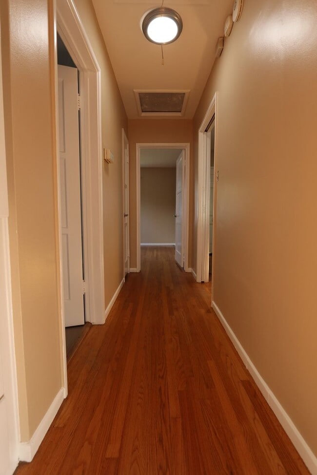Building Photo - Home in North Kentwood Neighborhood of Wes...
