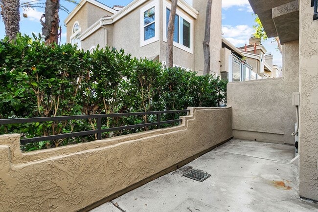 Building Photo - Bright and Spacious 2-Bedroom, 2.5-Bath Townhome in Rancho Niguel