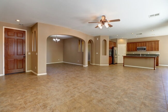 Building Photo - Beautiful 4 bedroom 2 bathroom home in Pre...