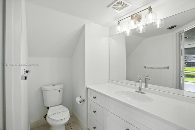 Building Photo - 1723 SW 109th Terrace