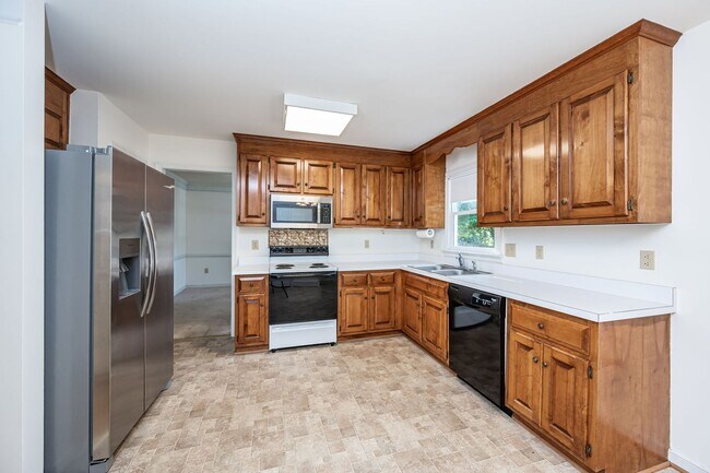 Building Photo - Very Well Maintained Midlothian Home Available NOW!