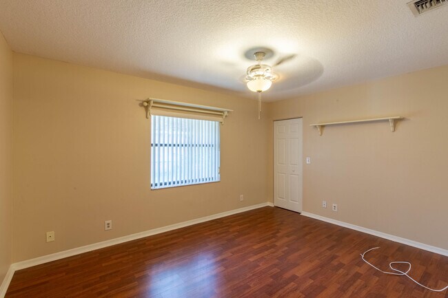 Building Photo - 1559 Grantham Dr