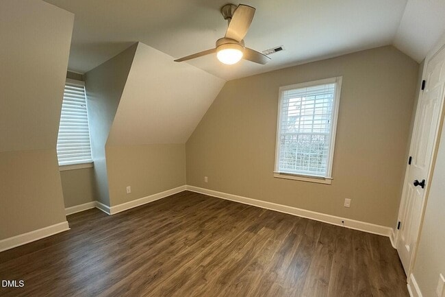 Building Photo - 417 Maylands Ave