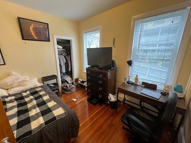 Building Photo - 29 Cameron Ave