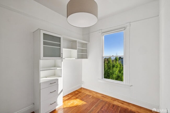 Building Photo - 282 Eureka St