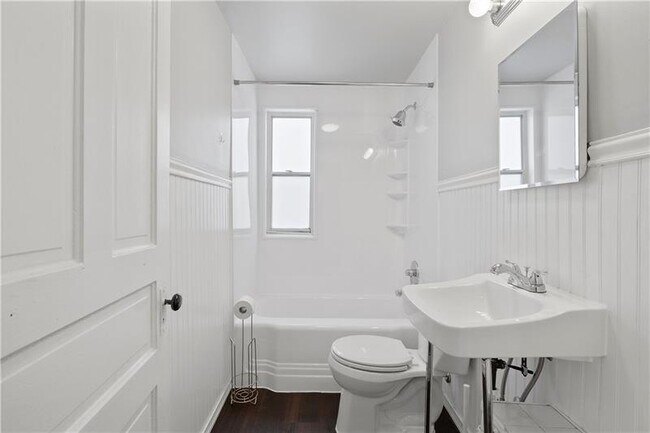 Building Photo - 2322 Patterson St