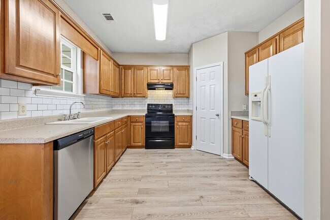 Building Photo - 777 King George Blvd