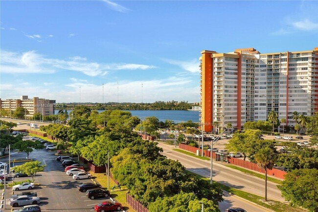 Building Photo - 1300 NE Miami Gardens Dr