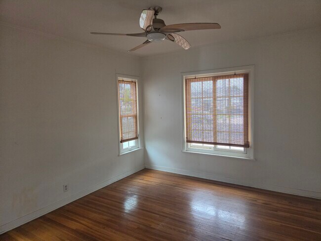 Building Photo - 1721 N Fairview St