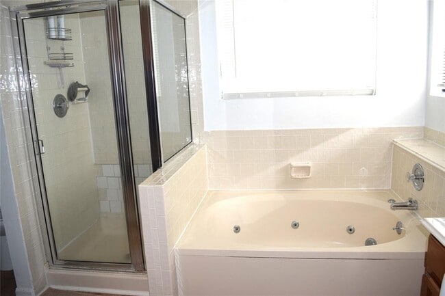 Building Photo - 2029 Reef Dr