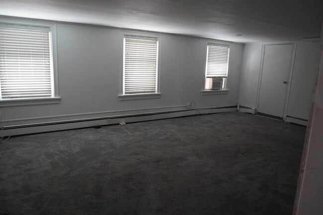Building Photo - 117 S Bartram Ave