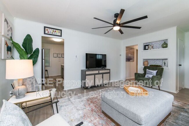 Building Photo - 321 Mockingbird Ln