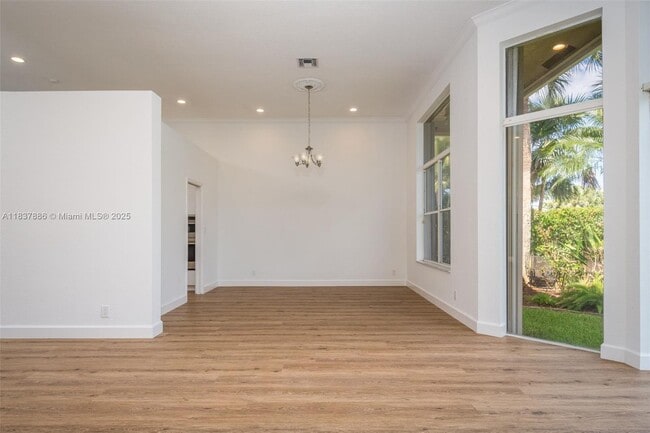 Building Photo - 2664 Edgewater Dr
