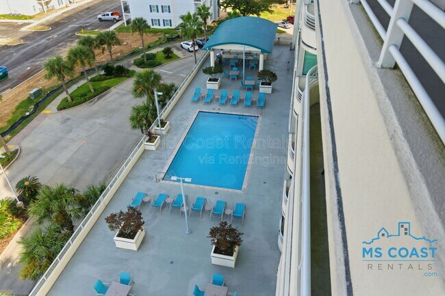 Building Photo - 2060 Beach Blvd