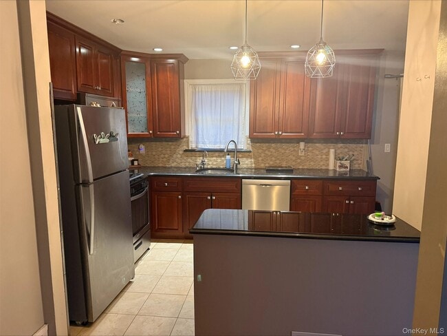 Building Photo - 16 Eileen Ave