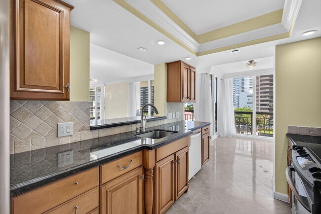 Building Photo - 4000 N Ocean Dr