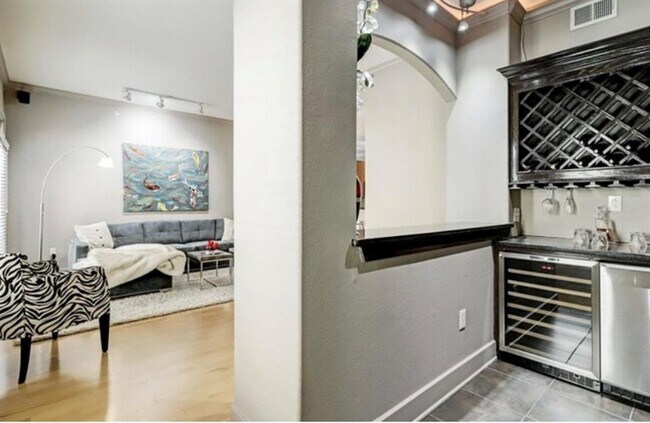 Building Photo - 1901 Post Oak Blvd