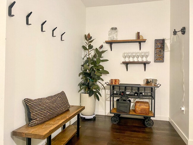 Building Photo - 1000 3rd St