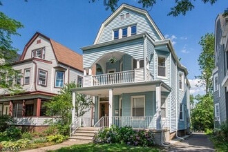 Building Photo - 207 Hillside Ave