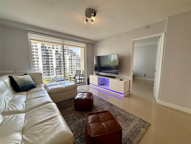 Building Photo - 770 Claughton Island Dr