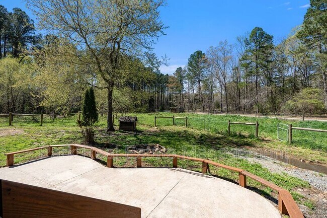 Building Photo - 35 Hedgecock Farm