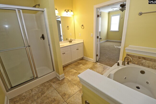 Building Photo - 1008 Woodrow St