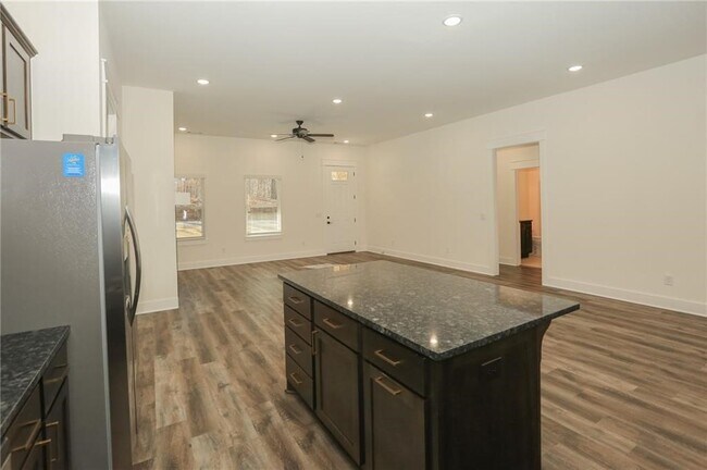 Building Photo - 12 Celtic Dr