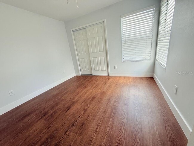 Building Photo - 109 Lakepointe Cir