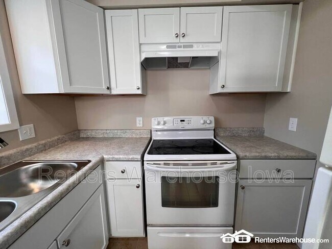 Building Photo - 917 Maury St