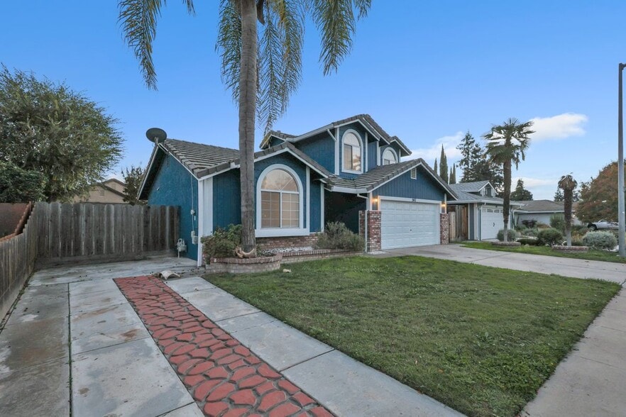 Building Photo - 940 Collegeview Dr