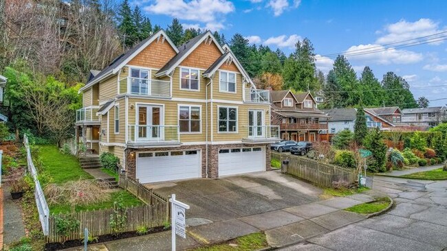 Building Photo - Quintessential West Seattle Townhome with ...