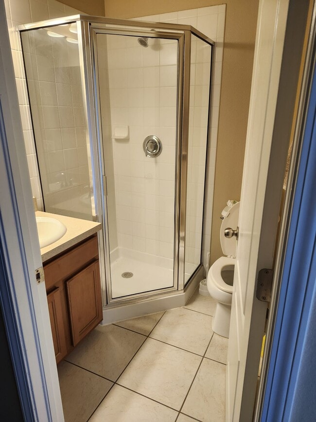 Building Photo - 2521 Lexington Oak Dr