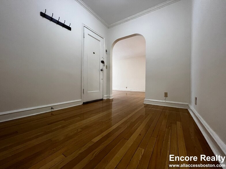 Building Photo - 105 Longwood Ave