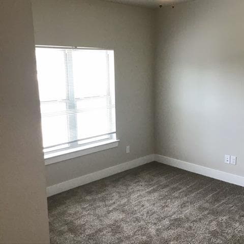 Building Photo - 460 Pecan Holw