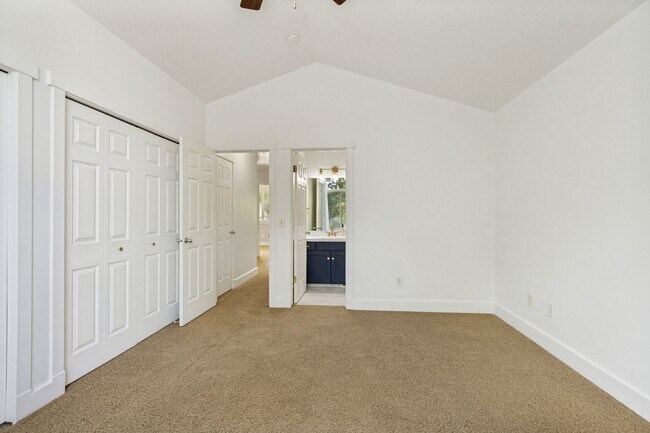 Building Photo - 1137 Holmes Creek Ln