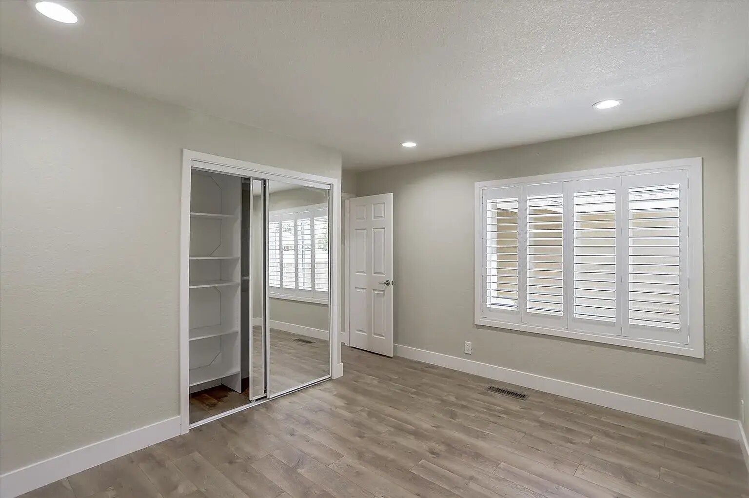 Building Photo - 4075 Beebe Cir