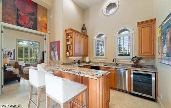 Building Photo - 550 21st Ave S