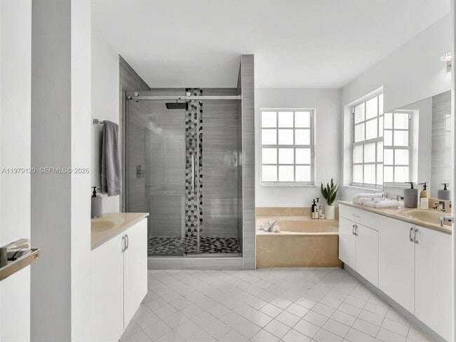 Building Photo - 15363 NW 14th Rd