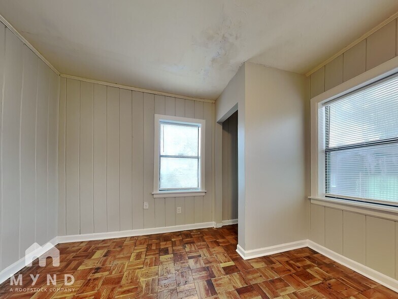 Building Photo - 2325 Riley Ave