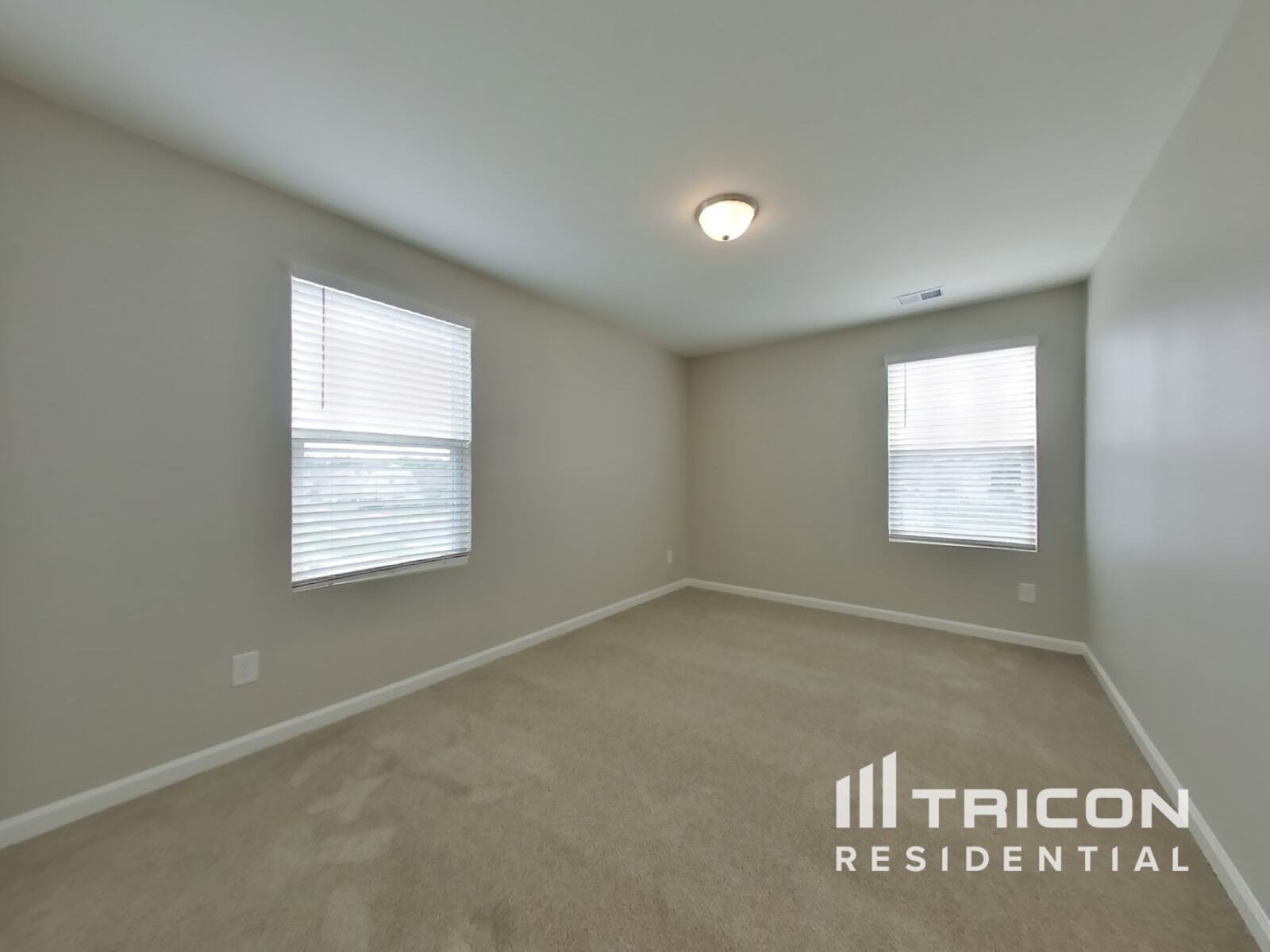 Building Photo - 129 Verona Dr NW