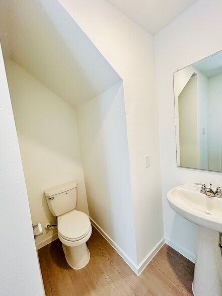 Half Bathroom - 806 Sandhill Crane Ln