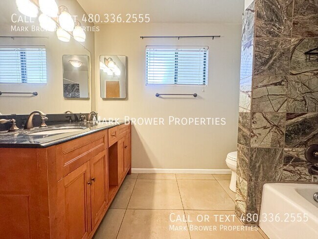 Building Photo - 505 E Loma Vista Dr