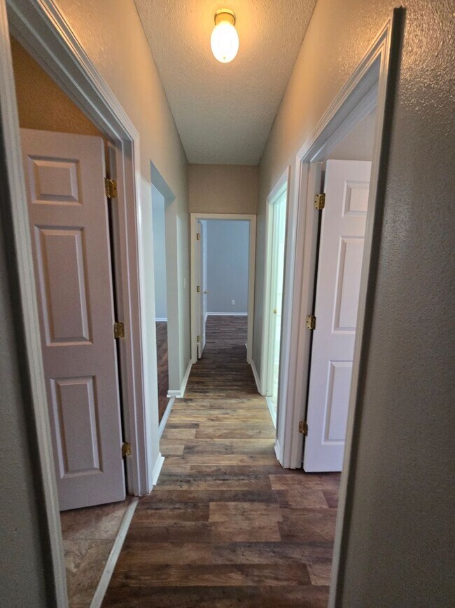 Building Photo - Westside Beautiful Updated 3 Bedroom Home near Raceway Rd and E County Rd 100 S