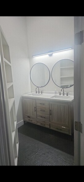 Building Photo - 1133 Stones Throw Dr NW