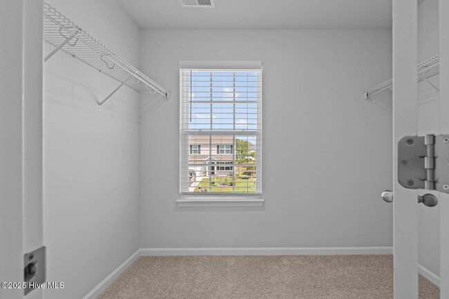 Building Photo - 200 Walton Dr