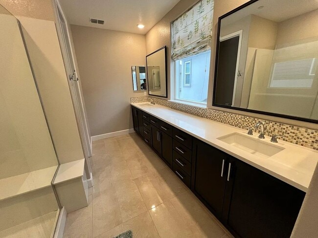 Primary Photo - 121 Stevenson Blvd