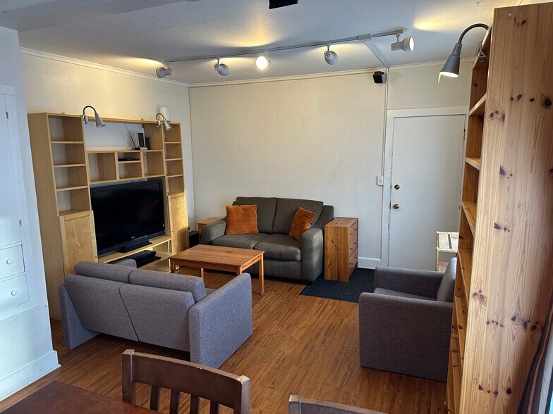 Building Photo - 624 N 2nd Ave W