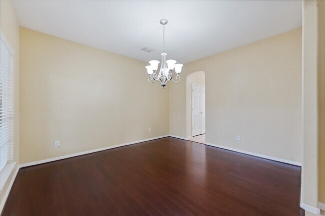 Building Photo - 23806 Spring Way Dr